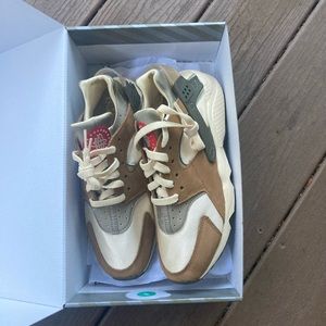 Nike Air Huarache Stussy Desert Oak 2021